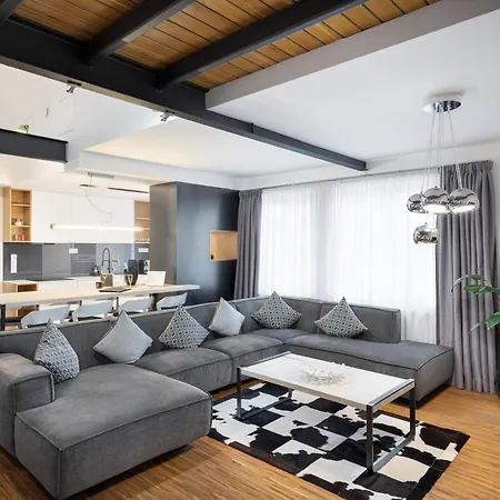 מלון דירות Mooo Downtown 4*