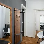 Mooo Downtown 4*
