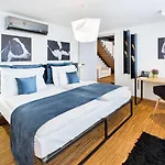 Mooo Downtown Apartmanhotel Prága